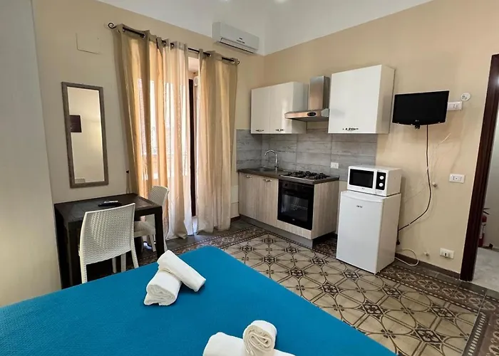 Πανσιόν Rocco's House Cefalù