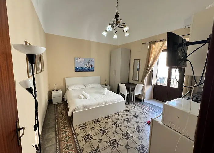 Πανσιόν Rocco's House