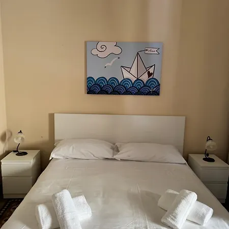 Rocco's House Гостевой дом Чефалу