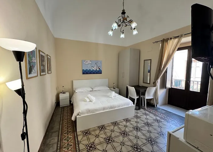 Rocco's House 3* Чефалу